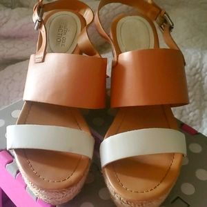 Kenneth Cole Womens Sandals